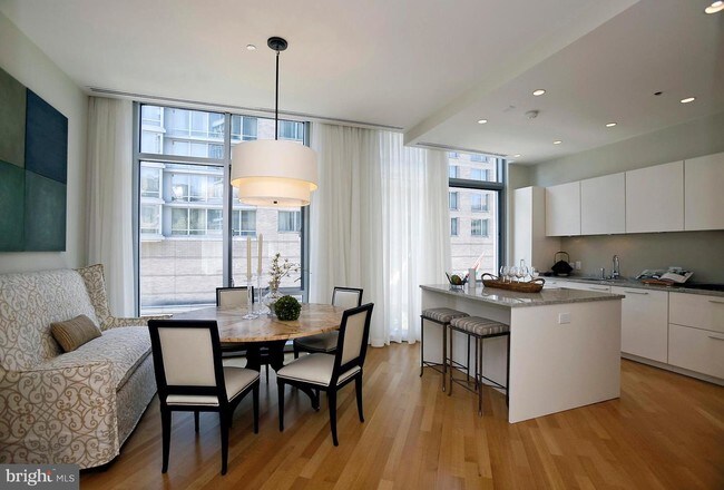 Foto del edificio - 1177 22nd St NW