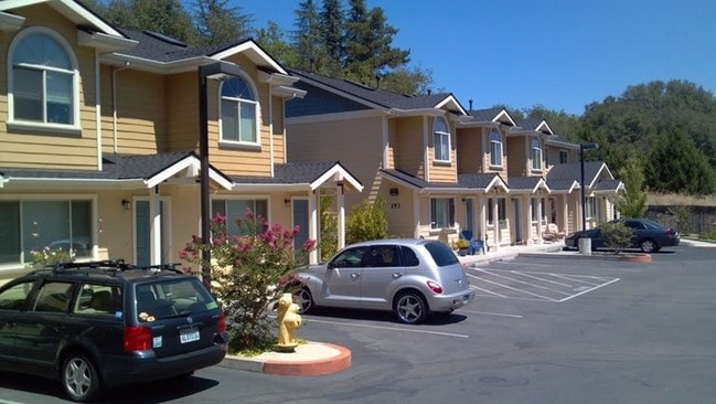 Foto del edificio - North Fork Apartments