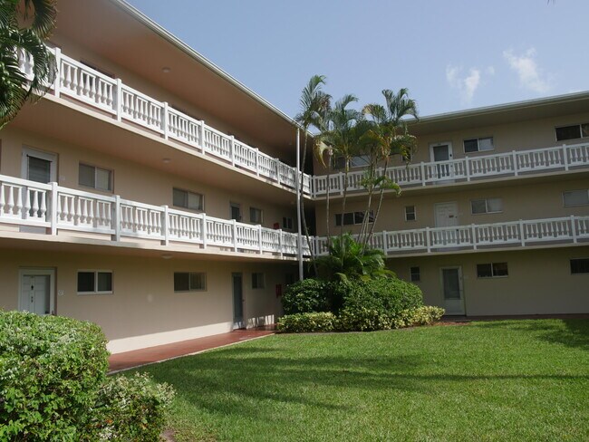 Foto del edificio - 2769 Garden Dr S