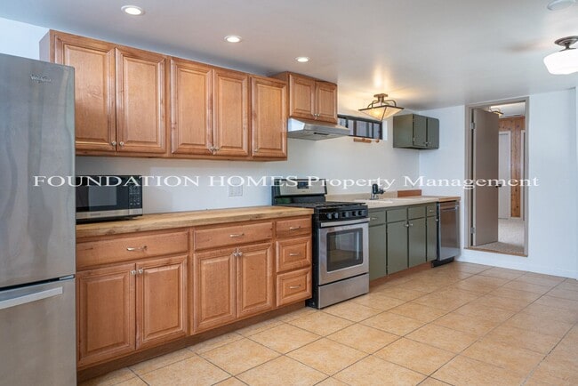 Foto del edificio - Charming 2BD/2BA Converted Stable in Seren...