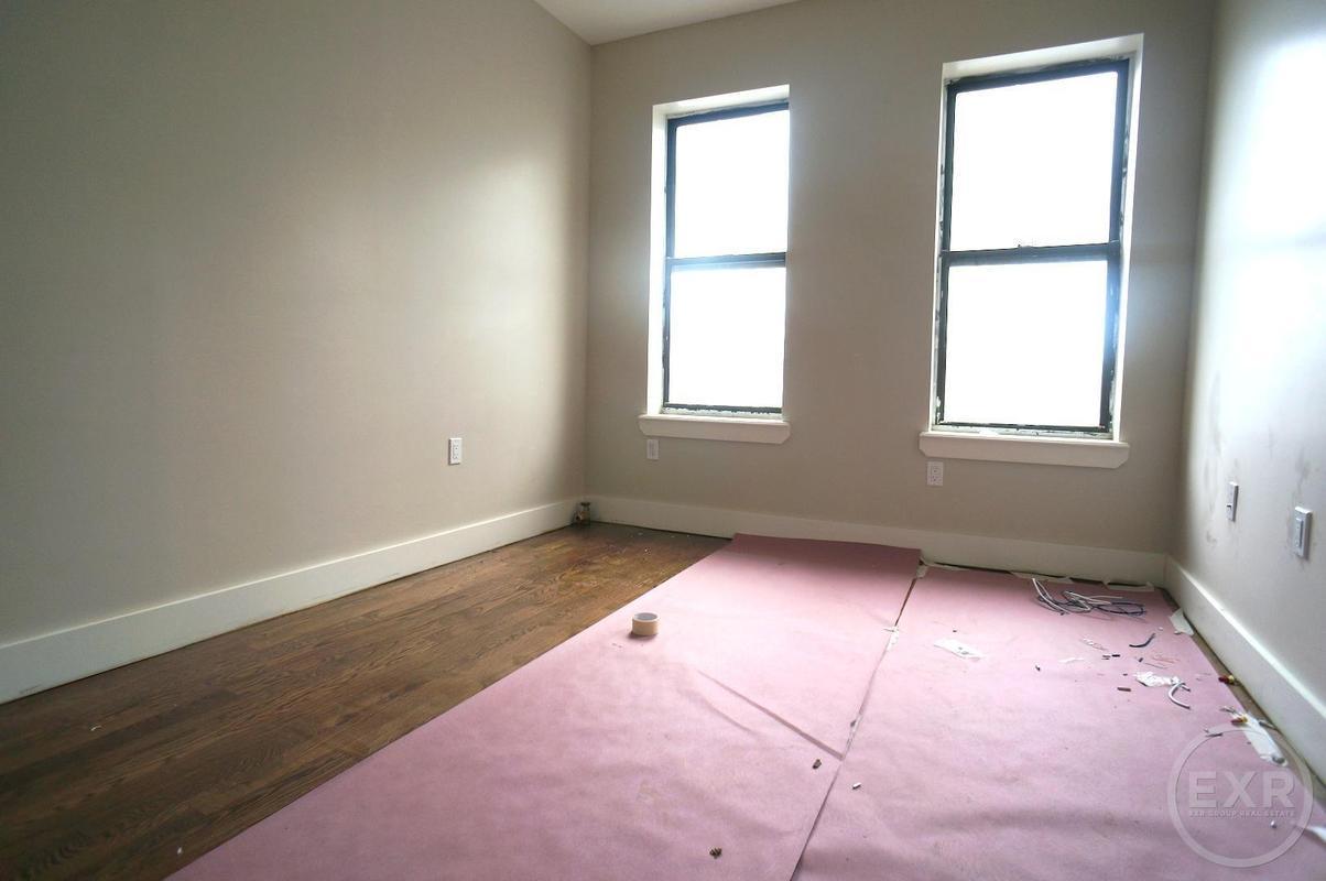 Foto principal - 367 S 5th St