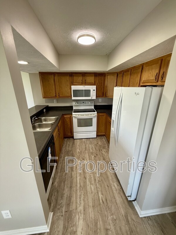 Foto principal - 216 Shugart St