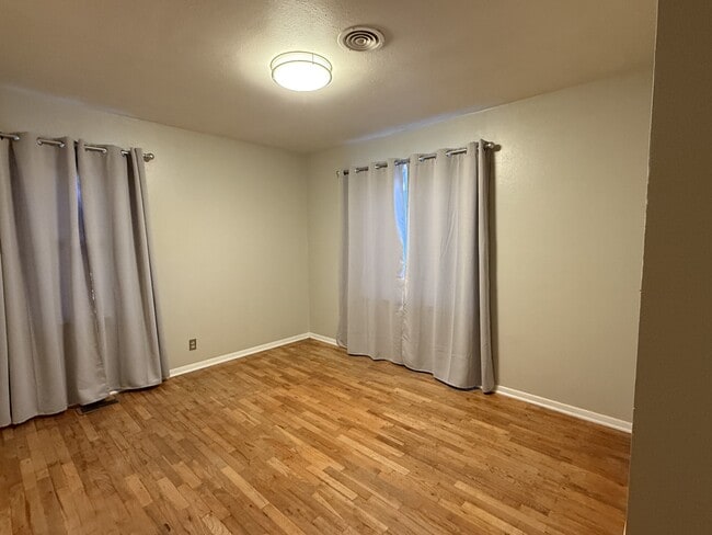 Foto del edificio - 1830 Avenue C