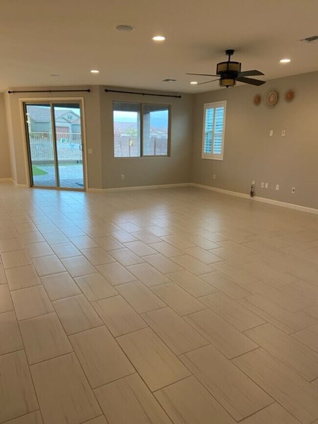 Building Photo - STUNNING NEWER HOME- GATED