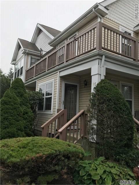 Primary Photo - 97 Commodore Cir
