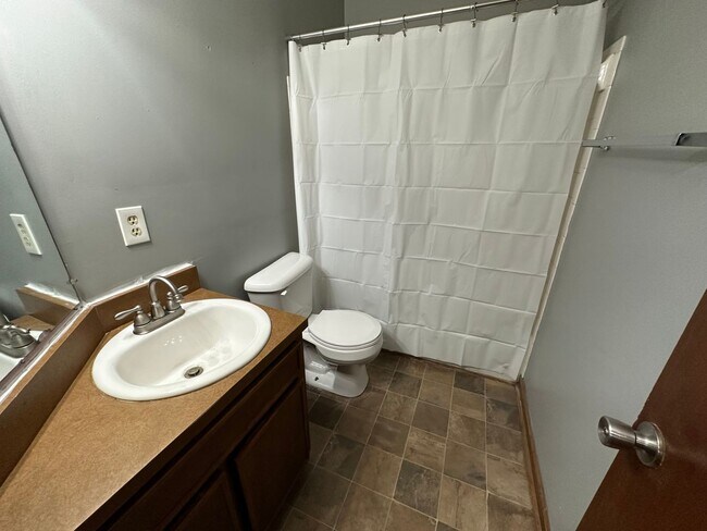 Building Photo - 2924 Woodrich Dr