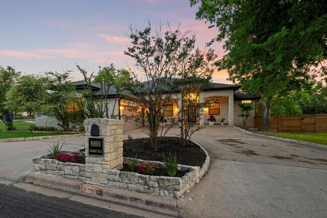 Building Photo - 8801 Fairway Hill Dr