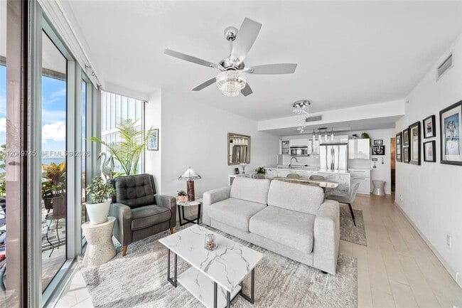 Foto del edificio - 888 Biscayne Blvd