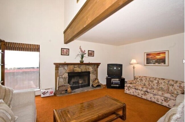 Building Photo - Seasonal Furnished rental