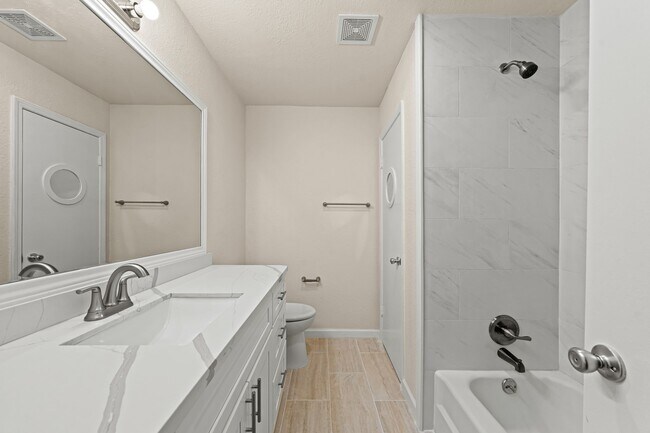 Foto del edificio - 25802 Maplewood Dr