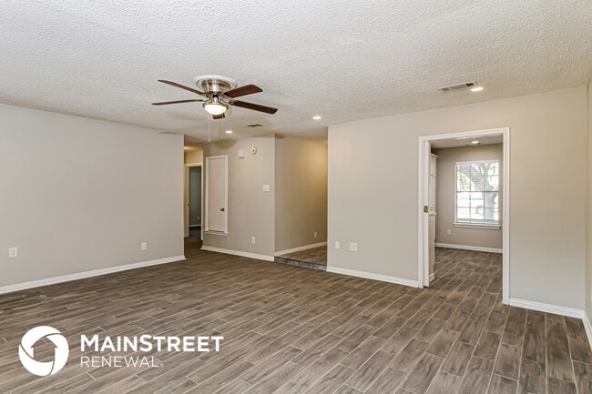 Building Photo - 3025 Montclair Pl