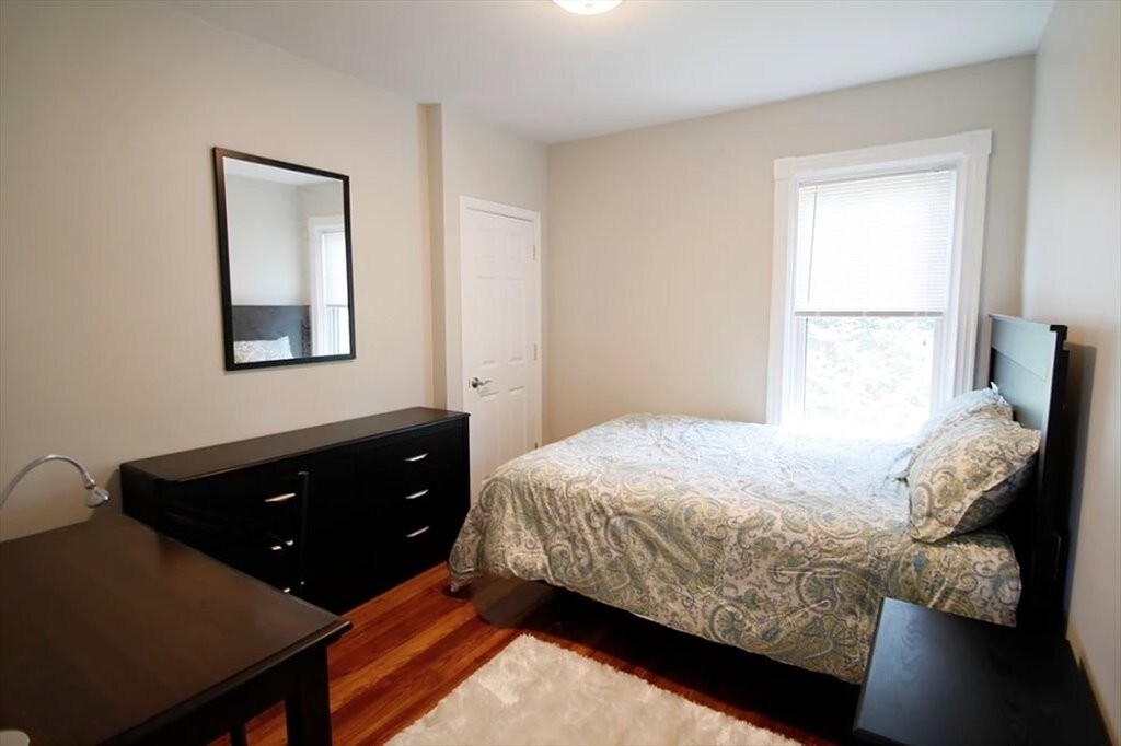 Primary Photo - 71 Olney St