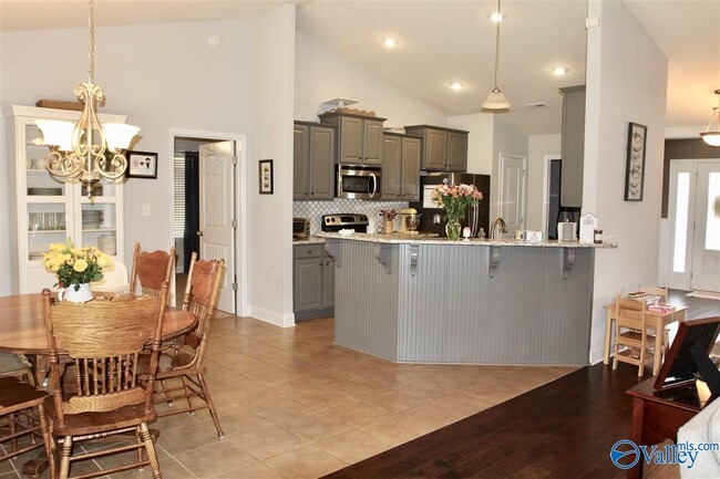 Foto del edificio - 123 Autumn Haven Ln