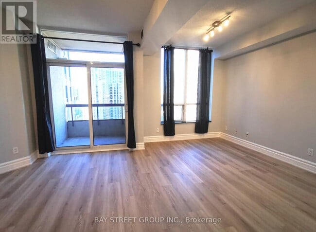 Building Photo - 5 Northtown Way