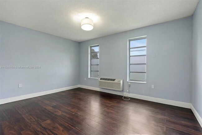 Photo - 2460 SW 36th Ave Apartment