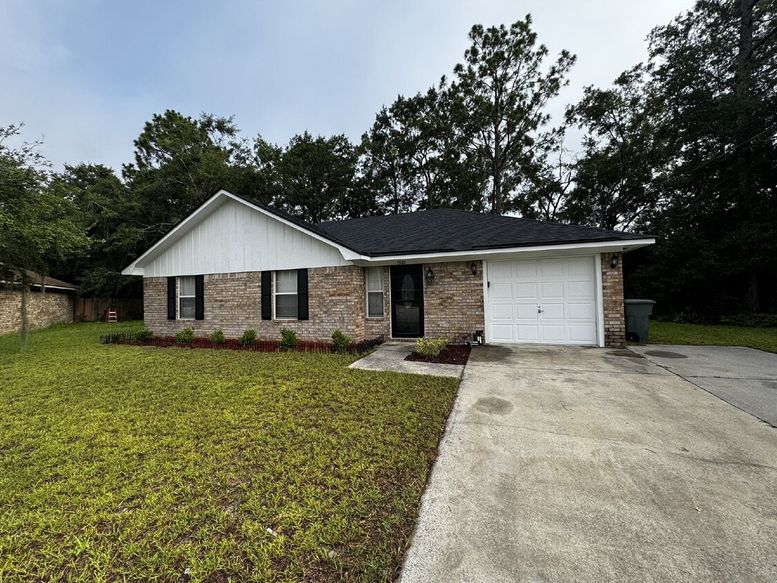 Primary Photo - Home for Rent