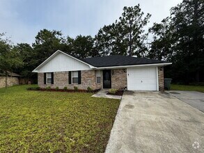 Building Photo - 1502 Woodcrest Cir