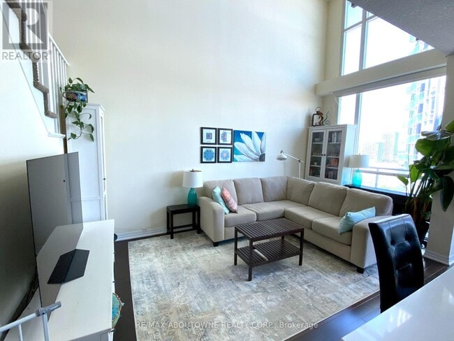 Building Photo - 223 Webb Dr