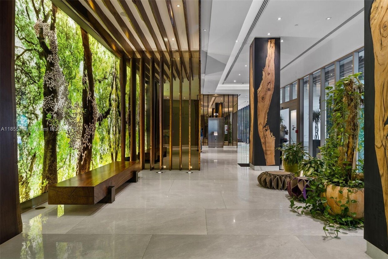 Primary Photo - 1010 Brickell Ave