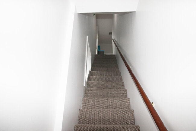 Photo - 1522 Burdette St Apartments