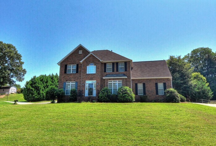 Primary Photo - 5650 Berry Ridge Dr