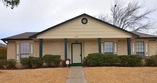 Building Photo - 3309 Willowglen Dr