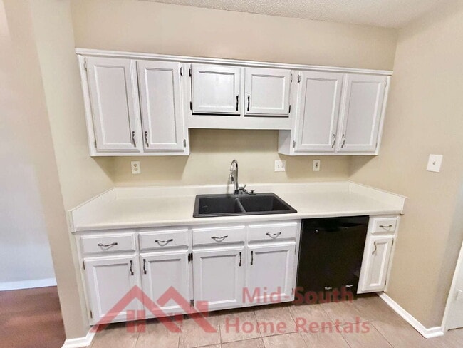 Building Photo - 8339 Honey Dew Cove