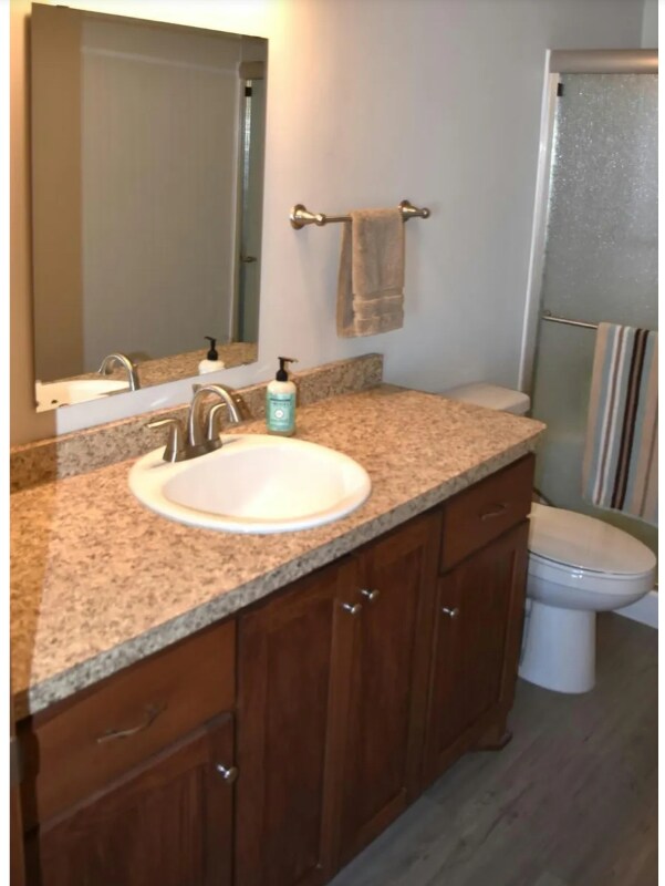 Foto del edificio - 725 Cherrywood Lane Northeast