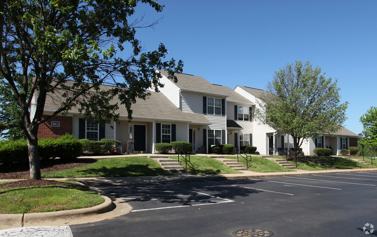 Primary Photo - Ridgewood Apartments