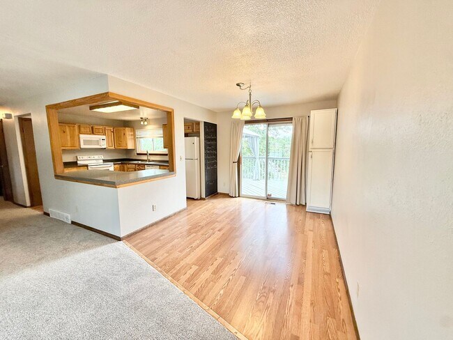 Foto del edificio - 6515 Flintridge Dr