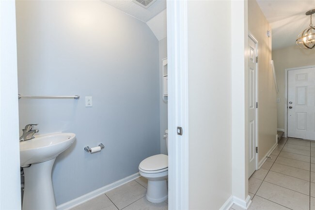 Foto del edificio - 223 Moultrie Village Ln
