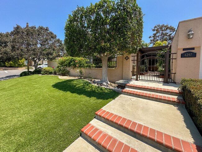 Building Photo - Stylish 4 Bedroom, 2 Bath Single-Story wit...