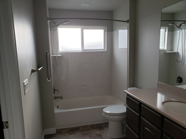 Foto del edificio - 494 Green Spring Way