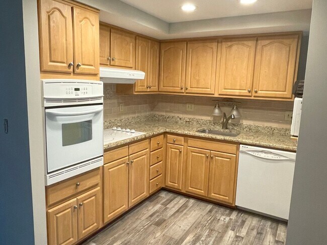 Building Photo - Updated three bedroom Huber Heights home