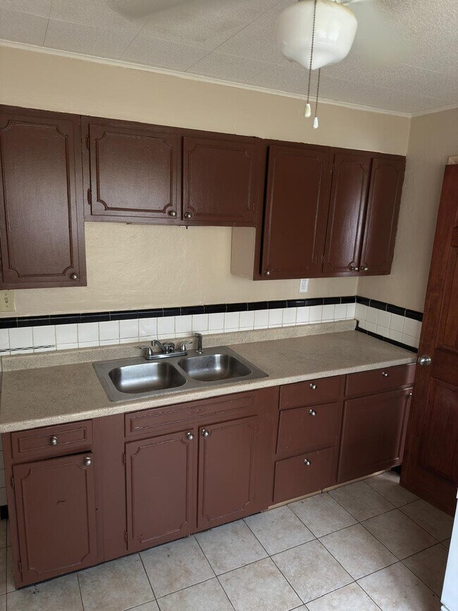 Foto del edificio - 7046 Manette Dr