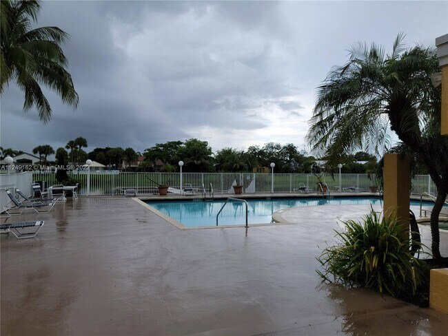 Foto del edificio - 2420 NW 33rd St