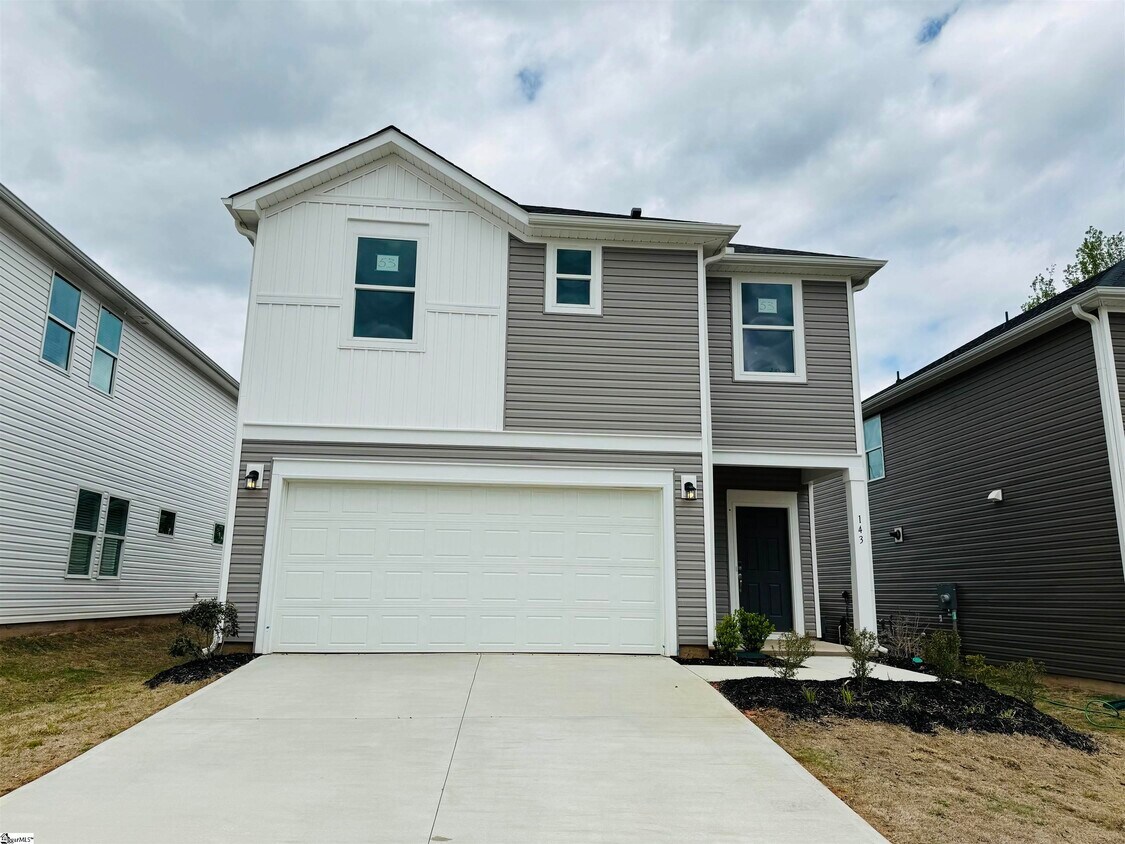 Foto principal - 143 Longleaf Ln