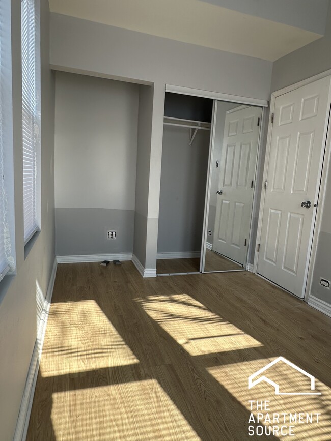 Building Photo - 4033 W Crystal St