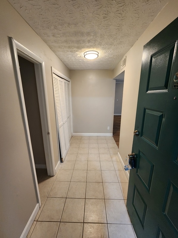 Foto del edificio - 9400 Roberts Dr