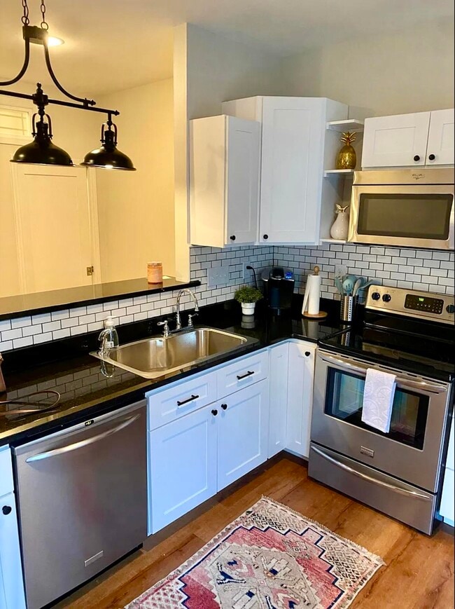 Building Photo - 165 Walton Ave