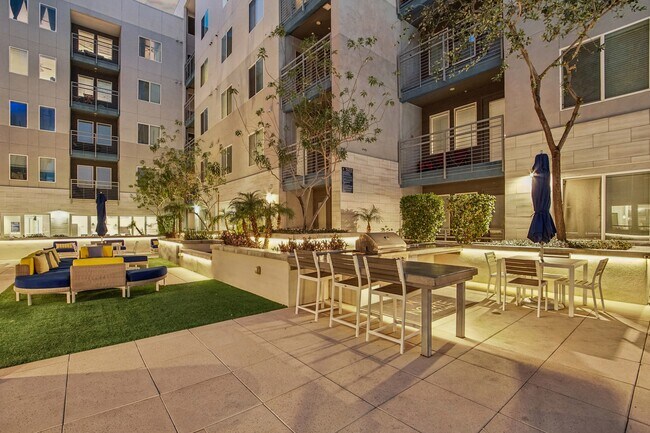 Foto del edificio - Norte Town Lake Apartments