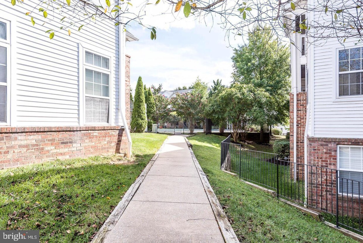 Primary Photo - 6610 Lake Park Dr