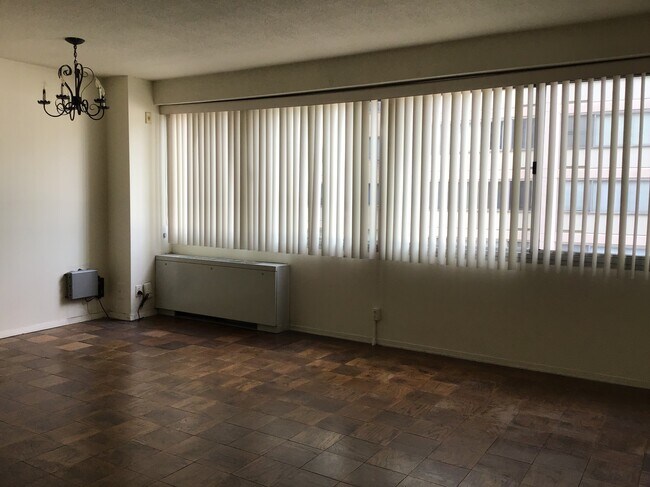 Foto del edificio - 5500 Friendship Blvd