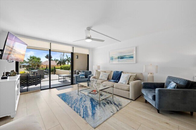 Foto del edificio - 100 Ocean Trail Way