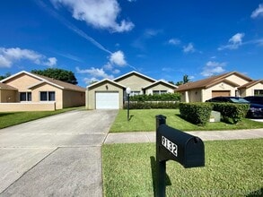 Building Photo - 9132 Pine Springs Dr