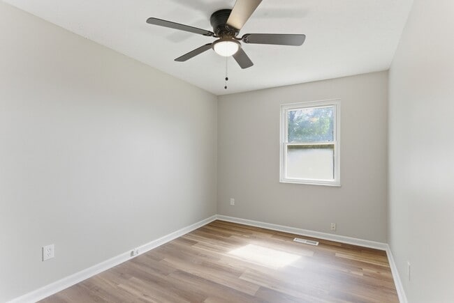 Foto del edificio - 10118 Lonesome Pine Dr