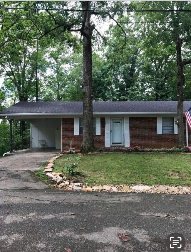 Building Photo - 3705 Crestview Pl