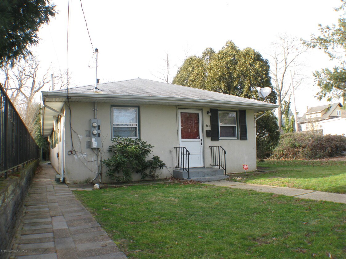 Primary Photo - 1307 Pine St