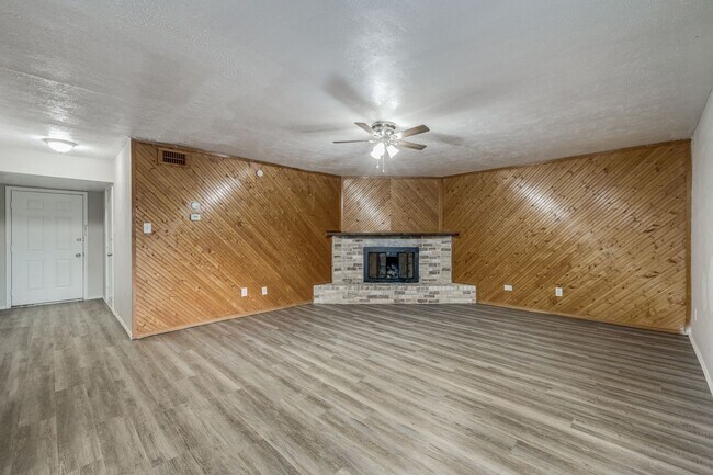 Building Photo - 1719 Glenview