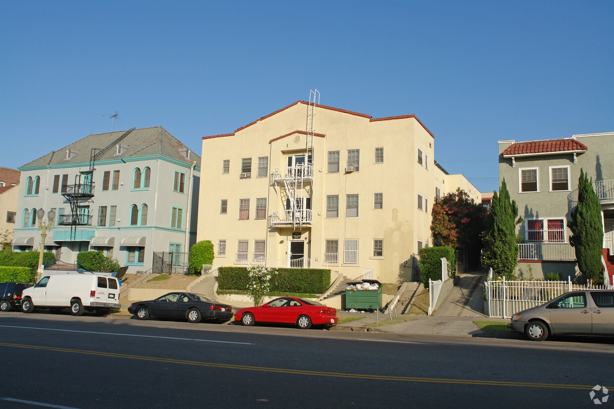 Building Photo - Carol Arms Apartments